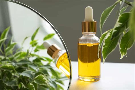Vitamin E Oil .